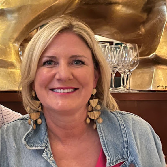 Meet your Posher, Lisa - Picture 1 of 1